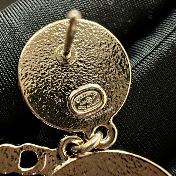 Auth BN Chanel Large CC logo Dangle earrings - Gold Metal hdw w/ Pearl & Crystal - Picture 4 of 6